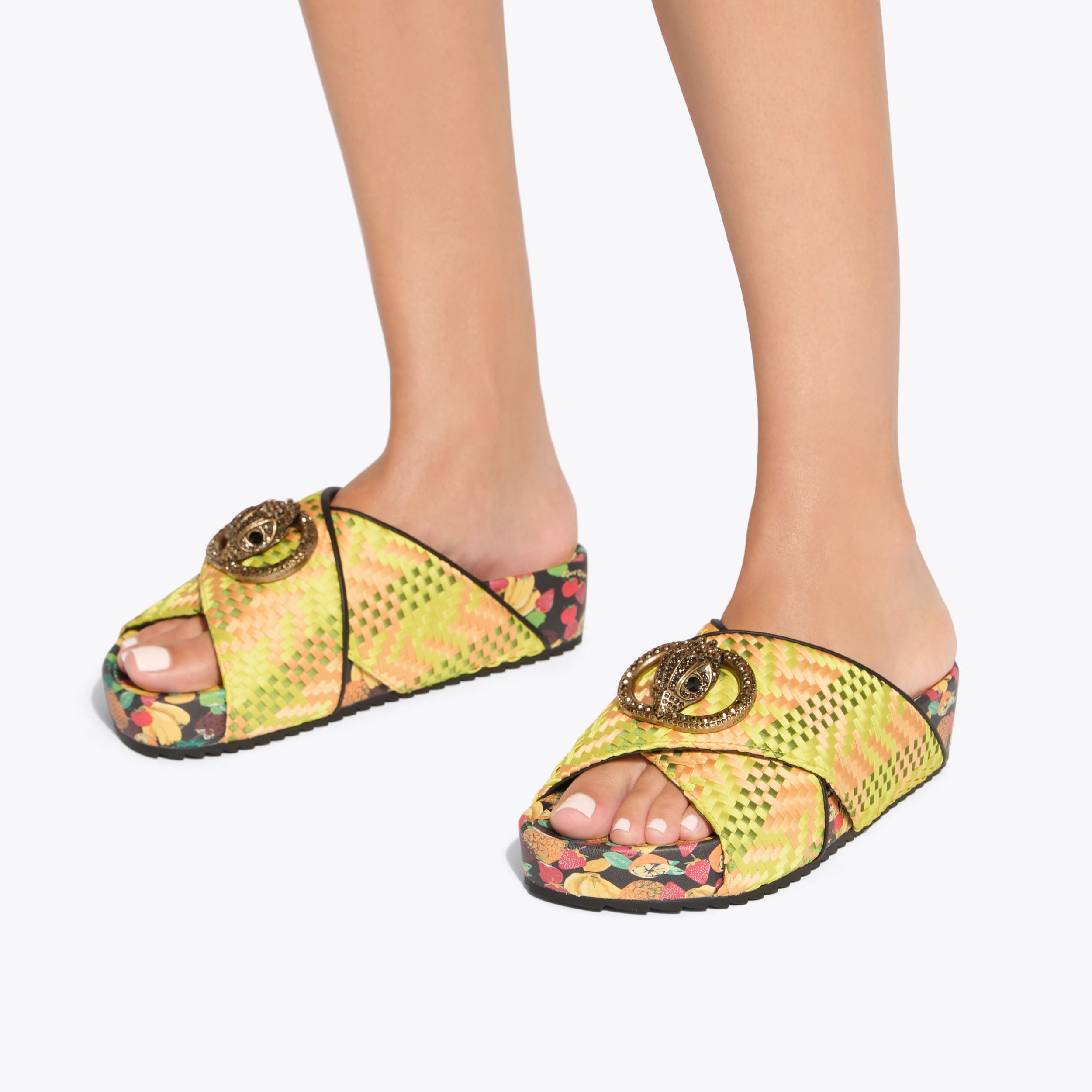 CHELSEA CRUSH CROSS STRAP SANDAL
